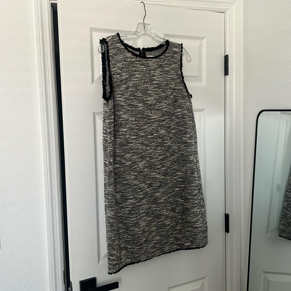 The loft size 10 dress! Only worn once!
